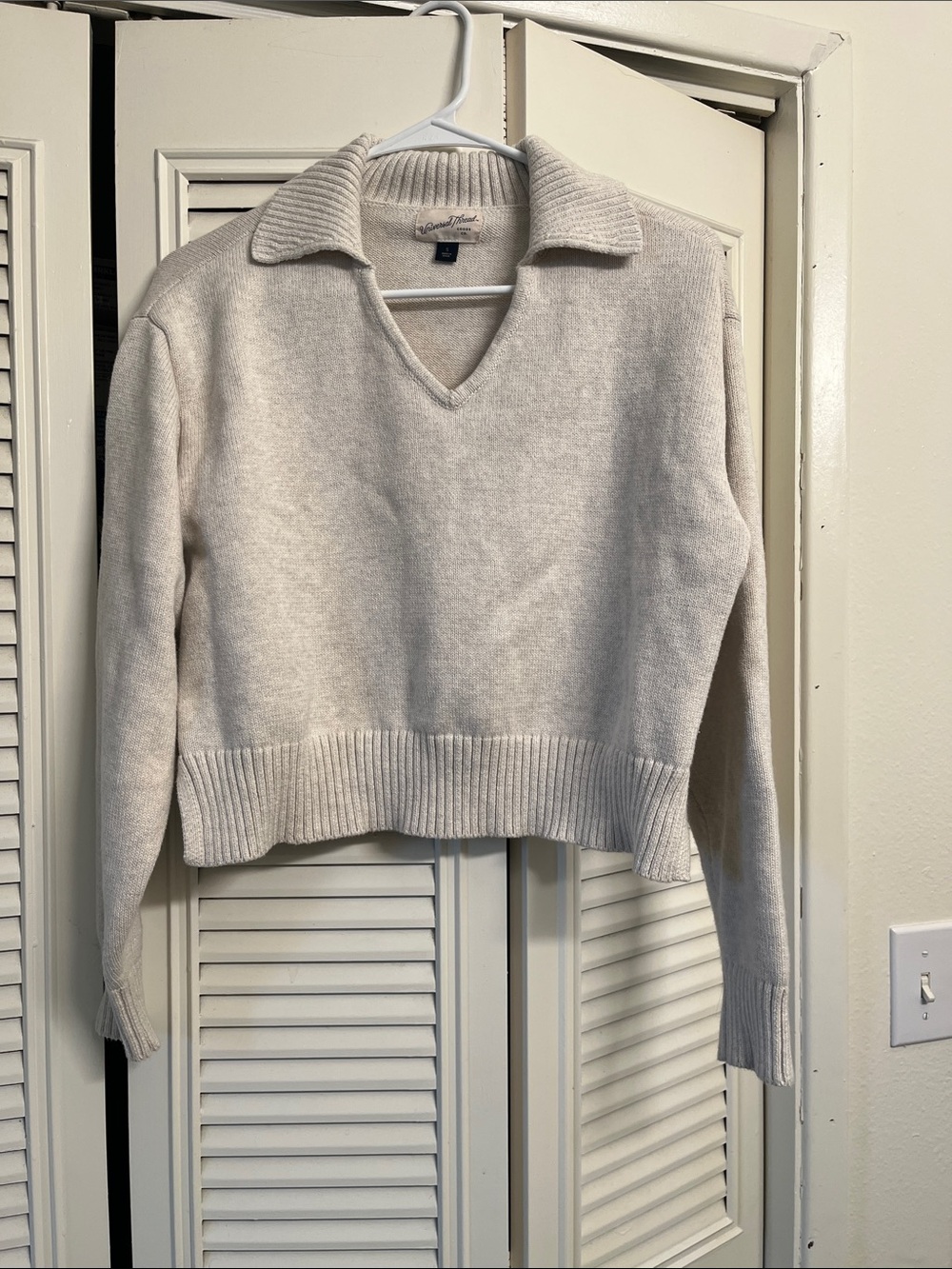 Universal Thread Pullover Size S